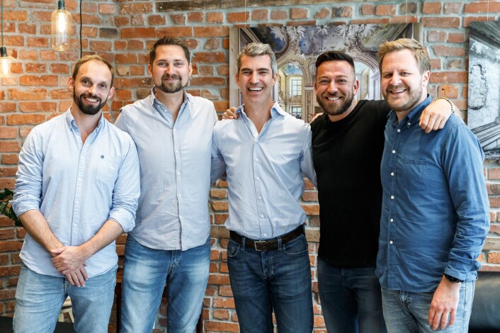 Gründer, styremedlem og teknologisjef Christian Persson Hager, gründer og styremedlem Karl Alveng Munthe-Kaas, gründer og styreleder Jacob Tveraabak, gründer og CEO i Getaround Sam Zaid og CEO i Nabobil.no Even Tangen Heggernes. Foto: Nabobil Gründer, styremedlem og teknologisjef Christian Persson Hager, gründer og styremedlem Karl Alveng Munthe-Kaas, gründer og styreleder Jacob Tveraabak, gründer og CEO i Getaround Sam Zaid og CEO i Nabobil.no Even Tangen Heggernes. Foto: Nabobil