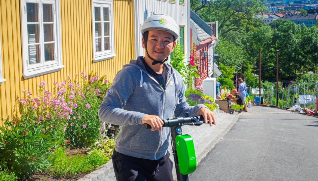 Toby Sun, medgründer i sparkesykkel-pioneren Lime, er i Oslo i forbindelse med lanseringen. Foto: Torill Henriksen
Toby Sun, medgründer i sparkesykkel-pioneren Lime, er i Oslo i forbindelse med lanseringen. Foto: Torill Henriksen
