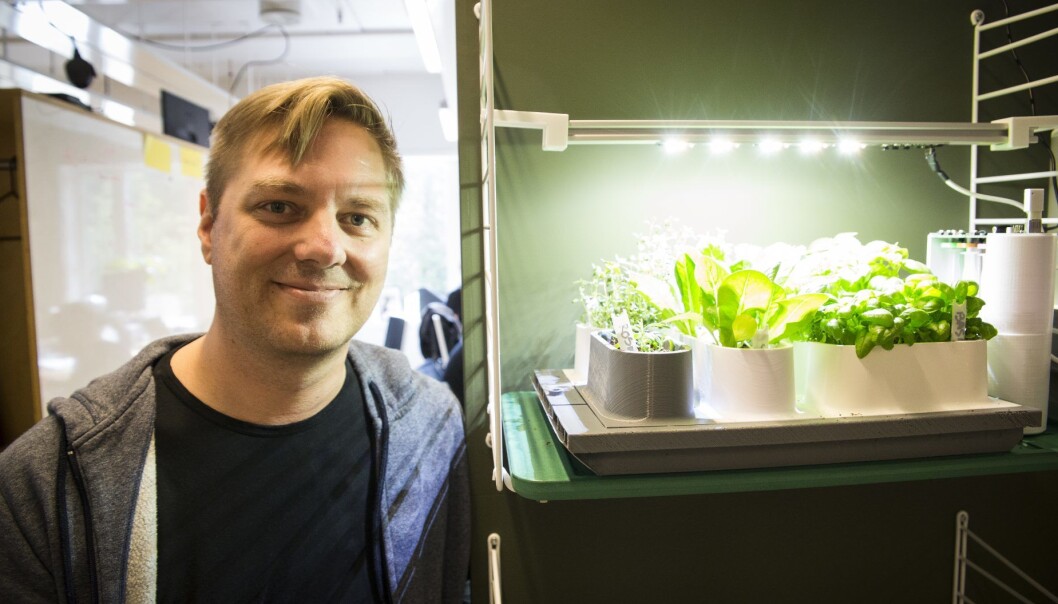 Marius Aabel foran en av de første prototypene av Auk-systemet. Foto: Per-Ivar Nikolaisen Marius Aabel foran en av de første prototypene av Auk-systemet. Foto: Per-Ivar Nikolaisen