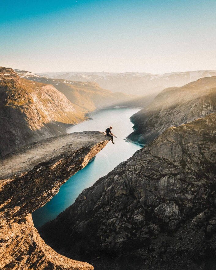 Didrik Dimmen har reist land og strand rundt for å lage videoer som har promotert Flowmotion. Foto: Henrik Holt Didrik Dimmen har reist land og strand rundt for å lage videoer som har promotert Flowmotion. Foto: Henrik Holt
