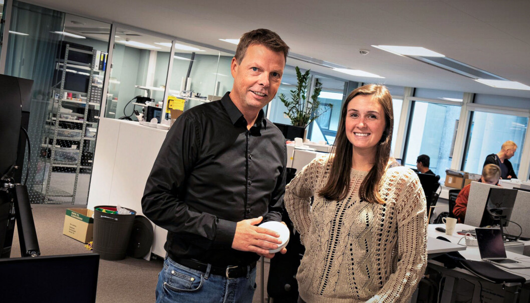 CEO i Airthings, Øyvind Birkenes, og leder for praktikant-programmet Lauren Alkire. Foto: Torill Henriksen CEO i Airthings, Øyvind Birkenes, og leder for praktikant-programmet Lauren Alkire. Foto: Torill Henriksen