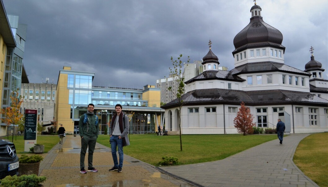 Gründer Jimmy Westerheim og utvikler Brage Allum i The Human Aspect jakter it-kompetanse på Lviv Business School i Ukraina. Foto: Magnus Peter Harnes Gründer Jimmy Westerheim og utvikler Brage Allum i The Human Aspect jakter it-kompetanse på Lviv Business School i Ukraina. Foto: Magnus Peter Harnes
