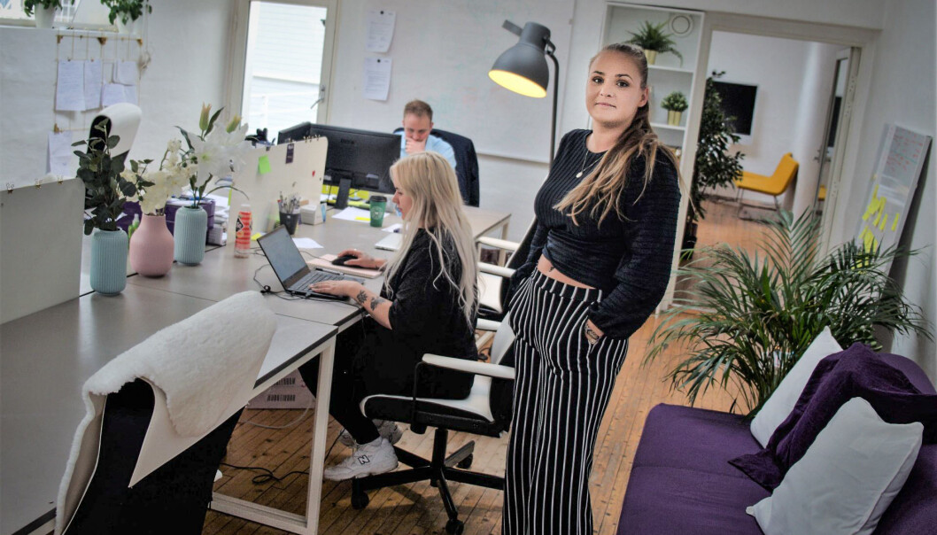Gründer Fanny Ødegård i Moodie fikk et tøft møte med outsourcing-problematikken, men vil ikke fraråde andre å søke kompetansen de mangler utenfor landets grenser. Foto: Magnus Peter Harnes Gründer Fanny Ødegård i Moodie fikk et tøft møte med outsourcing-problematikken, men vil ikke fraråde andre å søke kompetansen de mangler utenfor landets grenser. Foto: Magnus Peter Harnes