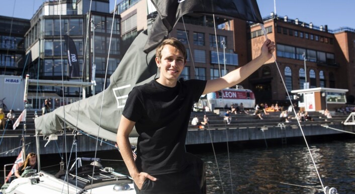 Kristoffer Lande i Gobi ombord på Shifters sommerbåt, EntreprenerShipOne. Da han fortalte om selskapets nye underholdningssatsing. Foto: Per-Ivar Nikolaisen Kristoffer Lande i Gobi ombord på Shifters sommerbåt, EntreprenerShipOne. Da han fortalte om selskapets nye underholdningssatsing. Foto: Per-Ivar Nikolaisen