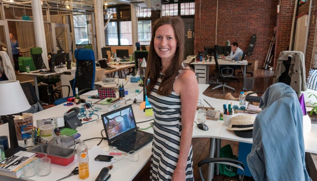Marie Mostad på arbeidsplassen sin i Boston i USA. Startupen hun jobbet i heter Rest Devices og produserer en smart baby-monitor. FOTO: PRIVAT Marie Mostad på arbeidsplassen sin i Boston i USA. Startupen hun jobbet i heter Rest Devices og produserer en smart baby-monitor. FOTO: PRIVAT