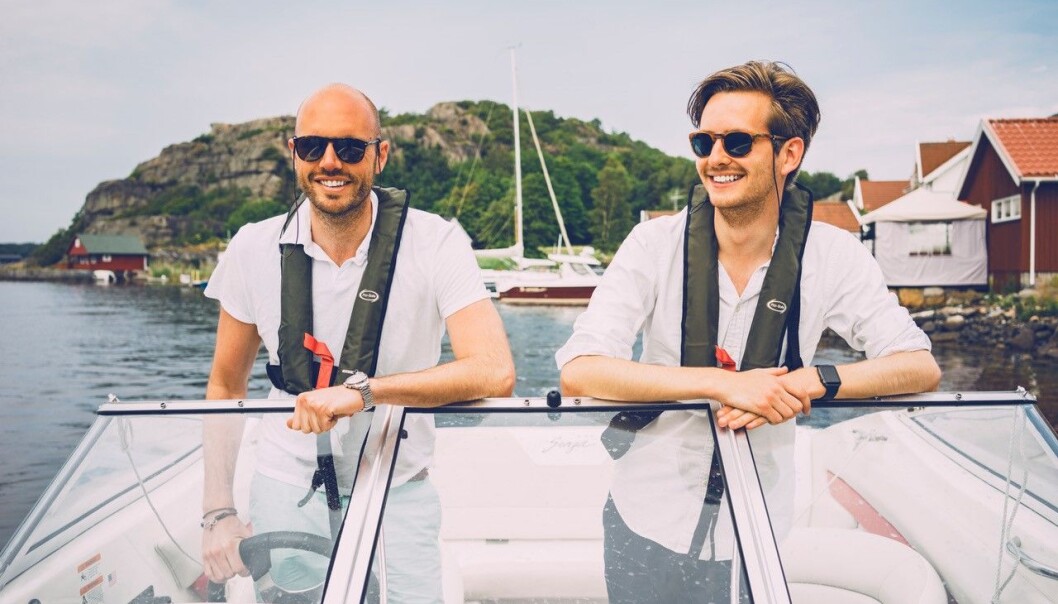 Øyvind Holm-Johnsen (35) og Markus Aarstad (26) bygger sin tjeneste på Facebook Messenger. Foto Sure! Øyvind Holm-Johnsen (35) og Markus Aarstad (26) bygger sin tjeneste på Facebook Messenger. Foto Sure!