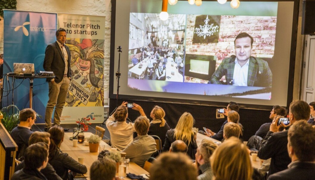 Are Traasdahl på storskjerm på MESH under Oslo Innovation Week. Foto: Per-Ivar Nikolaisen Are Traasdahl på storskjerm på MESH under Oslo Innovation Week. Foto: Per-Ivar Nikolaisen