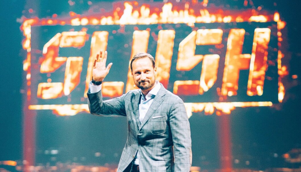 Kronprins Haakon var flere ganger på scenen under Slush-konferansen. Kronprins Haakon var flere ganger på scenen under Slush-konferansen.