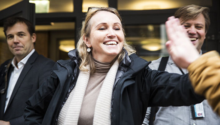 Anne Worsøe i Bakken & Bæck med en "high five" etter møte på Stortinget. Anne Worsøe i Bakken & Bæck med en "high five" etter møte på Stortinget.