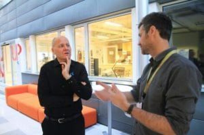 Telenor-sjef Sigve Brekke i diskusjon med StartupLabs Alexander Woxen. Foto: Lucas H. Weldeghebriel. Telenor-sjef Sigve Brekke i diskusjon med StartupLabs Alexander Woxen. Foto: Lucas H. Weldeghebriel.