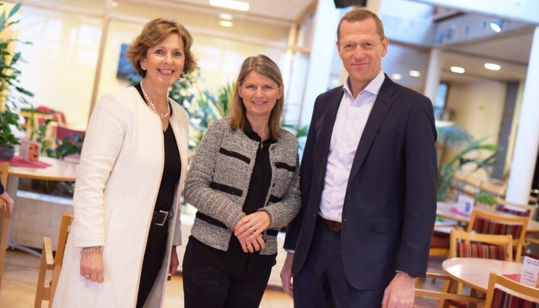 Ordfører i Bærum Lisbeth Hammer Krog, ordfører i Asker Lene Conradi og leder av Telenor bedrift Ove Fredheim. Foto: Martin Fjellanger Ordfører i Bærum Lisbeth Hammer Krog, ordfører i Asker Lene Conradi og leder av Telenor bedrift Ove Fredheim. Foto: Martin Fjellanger