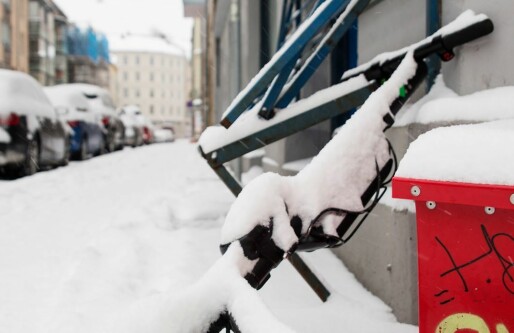Kommunen ga klar beskjed: Sparkesykler i snøvær kan bli dyrt