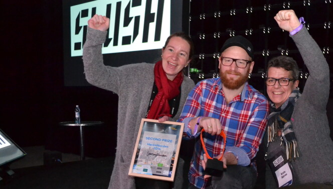 Søsknene Marit Mjøen Solem og Halvor Mjøen i Findmy da de ble nummer 2 i Hack4Norden under Slush i 2016. TIl høyre Kristin Skjerven i Statens Kartverk. Søsknene Marit Mjøen Solem og Halvor Mjøen i Findmy da de ble nummer 2 i Hack4Norden under Slush i 2016. TIl høyre Kristin Skjerven i Statens Kartverk.
