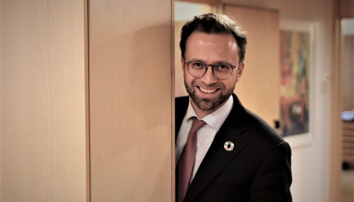 Digitaliseringsministerens prestisjeprosjekt, den nasjonale AI-strategien, er "rett rundt hjørnet." Digitaliseringsministerens prestisjeprosjekt, den nasjonale AI-strategien, er "rett rundt hjørnet."