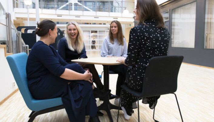 Stemningen er på topp i Kameo etter at Finanstilsynet ga dem klarsignal til å formidle lån tidligere i sommer. F.v; Juridisk direktør Linn Hoel Ringvoll, låneadministrator Amalie Grue Eriksen, junioranalytiker Sigrid Strand Eliassen og marketing manager Renate Haraldsen. Stemningen er på topp i Kameo etter at Finanstilsynet ga dem klarsignal til å formidle lån tidligere i sommer. F.v; Juridisk direktør Linn Hoel Ringvoll, låneadministrator Amalie Grue Eriksen, junioranalytiker Sigrid Strand Eliassen og marketing manager Renate Haraldsen.