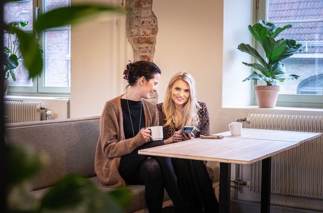 Equality Check-gründerne Marie Louise Sunde og Isabelle Ringnes, her i lokalene til nye Share i Myntgata i Oslo. Equality Check-gründerne Marie Louise Sunde og Isabelle Ringnes, her i lokalene til nye Share i Myntgata i Oslo.