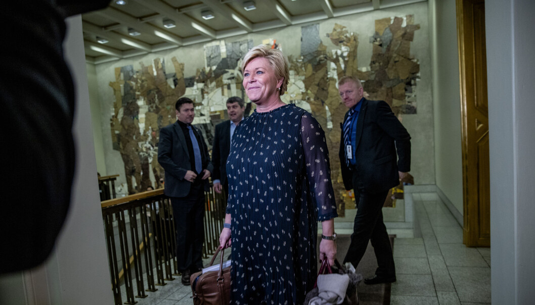 Finansminister Siv Jensen (Frp) tror ikke at OECDs løsning vil føre til at det «vil velte milliarder av skatteinntekter innover Norge eller andre land». Finansminister Siv Jensen (Frp) tror ikke at OECDs løsning vil føre til at det «vil velte milliarder av skatteinntekter innover Norge eller andre land».