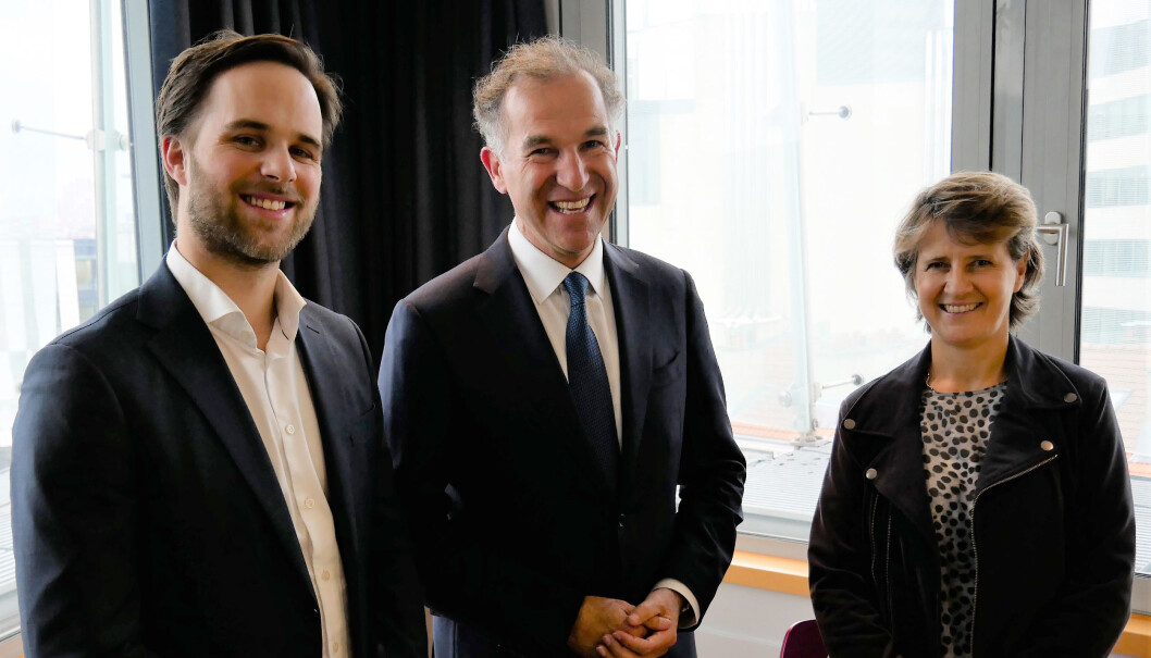 Pascal Minault, President of Bouygues Immobilier og Håvard Haukeland, co-founder og CEO for Spacemaker som sammen med Nathalie Watine feirer partnerskapet som skal introdusere AI for Bouygues og Spacemaker for det franske markedet. Pascal Minault, President of Bouygues Immobilier og Håvard Haukeland, co-founder og CEO for Spacemaker som sammen med Nathalie Watine feirer partnerskapet som skal introdusere AI for Bouygues og Spacemaker for det franske markedet.