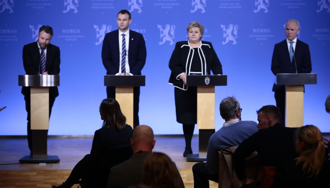 Oslo 20200313.
Statsminister Erna Solberg (H), finansminister Jan Tore Sanner (H), Barne- og familieminister Kjell Ingolf Ropstad (KrF) og arbeids- og sosialminister
Torbjrn Re Isaksen (H) legger fram tiltakspakke i forbindelse med koronaviruset.
Foto: Lise serud / NTB scanpix Oslo 20200313.
Statsminister Erna Solberg (H), finansminister Jan Tore Sanner (H), Barne- og familieminister Kjell Ingolf Ropstad (KrF) og arbeids- og sosialminister
Torbjrn Re Isaksen (H) legger fram tiltakspakke i forbindelse med koronaviruset.
Foto: Lise serud / NTB scanpix
