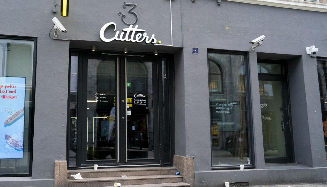 Koronaviruset setter sitt preg på Norge. Flere frisørsalonger, utesteder, restauranter og kafeer holder stengt de kommende ukene. Koronaviruset setter sitt preg på Norge. Flere frisørsalonger, utesteder, restauranter og kafeer holder stengt de kommende ukene.