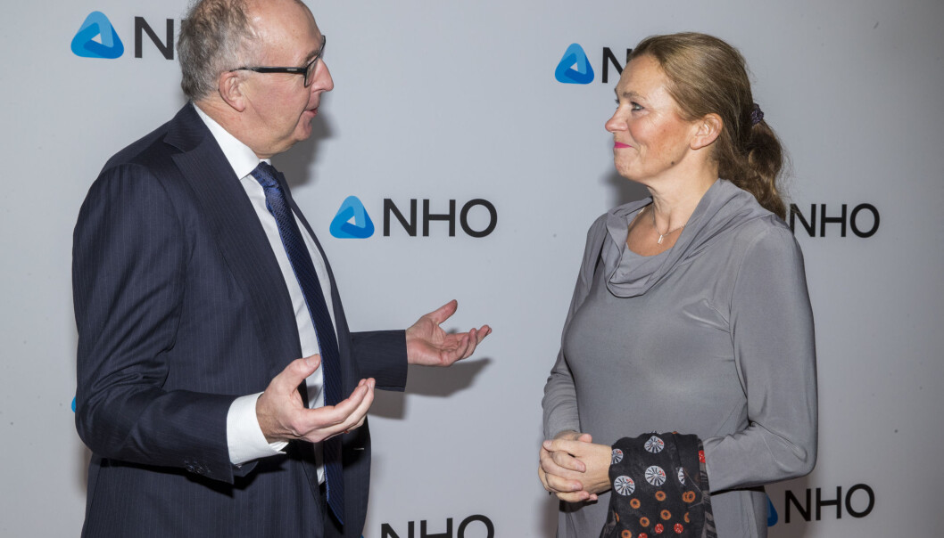 Alexandra Bech Gjørv vil at flere aktører i det etablerte næringslivet, her ved NHO-president Arvid Moss, blir kunder av startups. Alexandra Bech Gjørv vil at flere aktører i det etablerte næringslivet, her ved NHO-president Arvid Moss, blir kunder av startups.