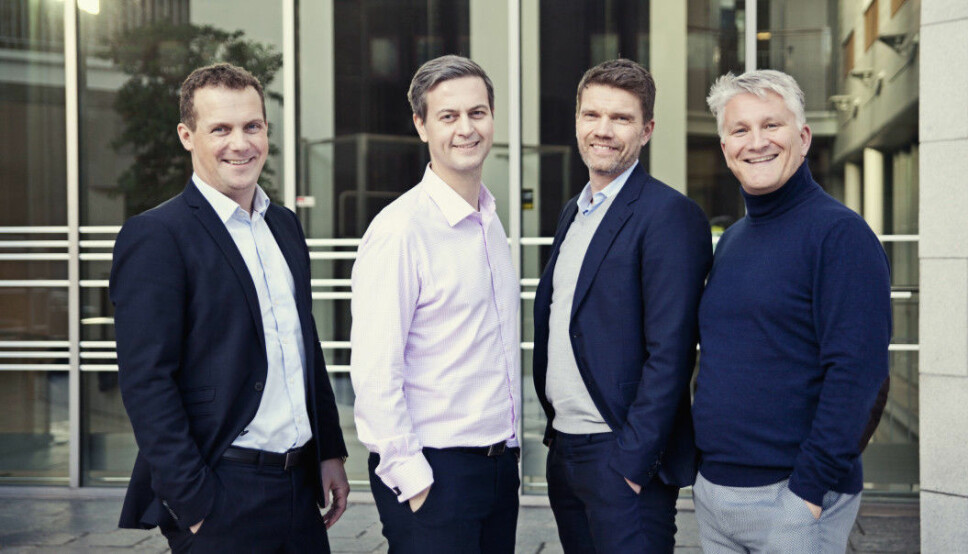 Hudya-gründer Børge Leknes (t.v.) trakk seg fra lederstillingen i Hudya i april. Her med konseptutvikler Pål Lauvrak (nr. 3 fra venstre) og markedssjef Morten Kvam.