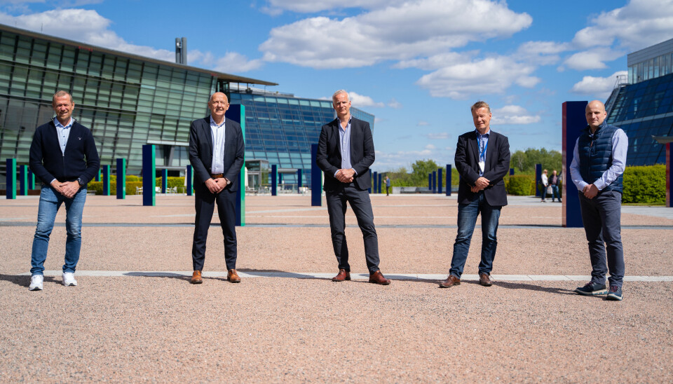 Fra venstre: Ove Fredheim, Telenor; Otto Frøseth, Investinor; Lars Bakken, Telenor; Ole Christian Olssøn, Tellu; Inge Hovd Gangås, SINTEF Venture.