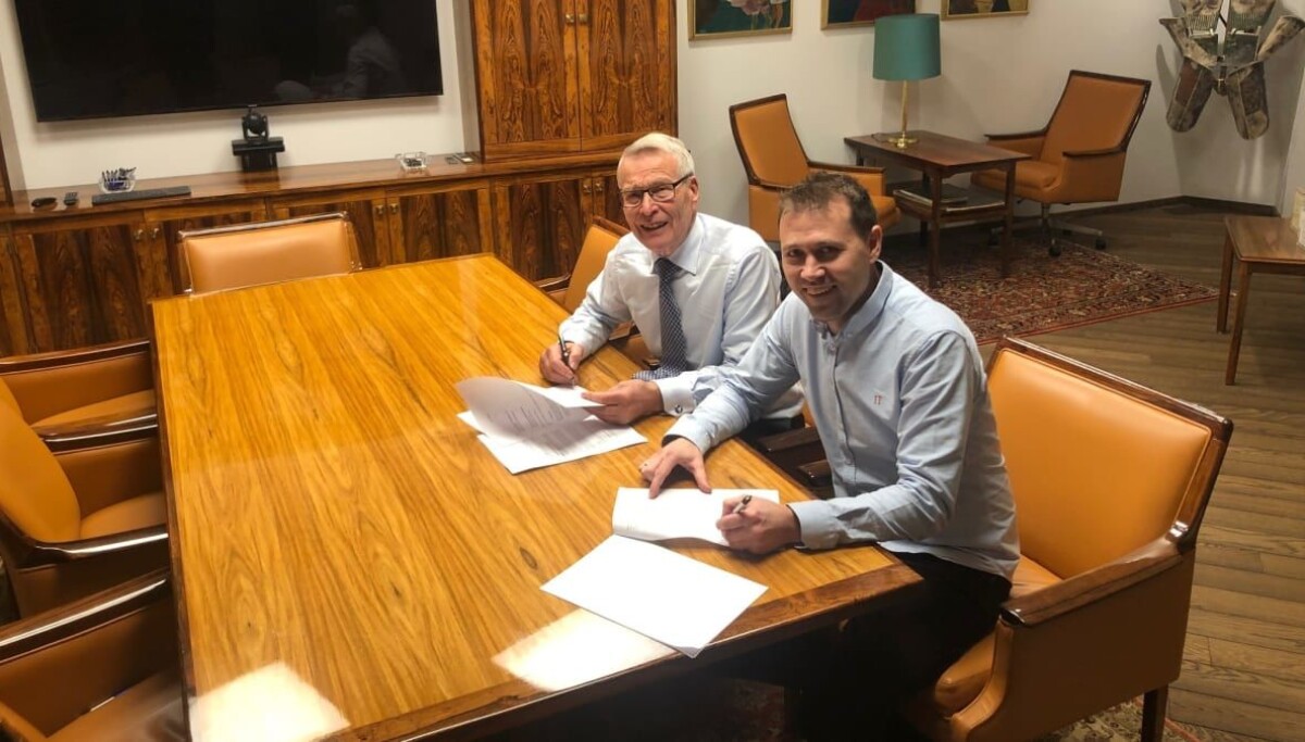 Erik Must investerer i Conta