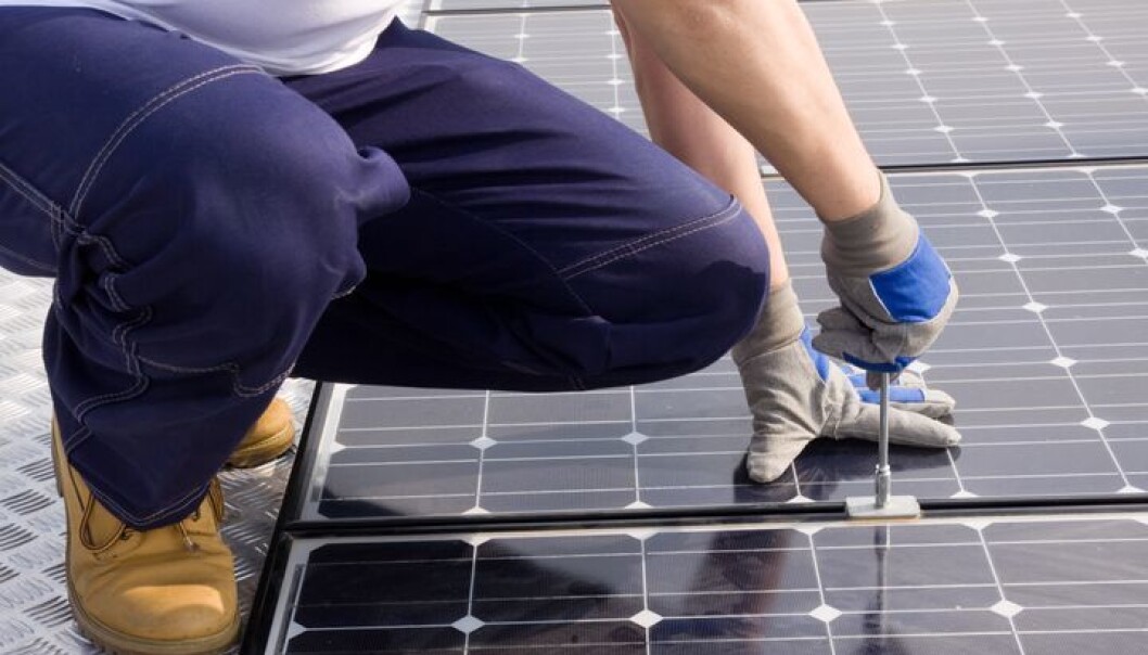 Inngangsbilletten til solenergi er for høy, mener strømkjempen Fjordkraft Inngangsbilletten til solenergi er for høy, mener strømkjempen Fjordkraft