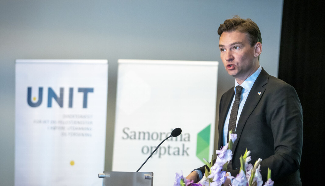Minister for forskning og høyere utdanning, Henrik Asheim, kommenter årets opptak under en pressekonferanse arrangert av Kunnskapsdepartementet og OsloMeT om opptaket til høyere utdanning. Minister for forskning og høyere utdanning, Henrik Asheim, kommenter årets opptak under en pressekonferanse arrangert av Kunnskapsdepartementet og OsloMeT om opptaket til høyere utdanning.