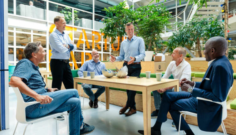 Fra venstre styreleder Dag Honningsvåg, daglig leder Brage W. Johansen, Jon Berg i Sarsia Seed, teknologiansvarlig Øyvind Teigen, operasjonssjef Knut Sandven og Patrick Sandahl, Investinor.