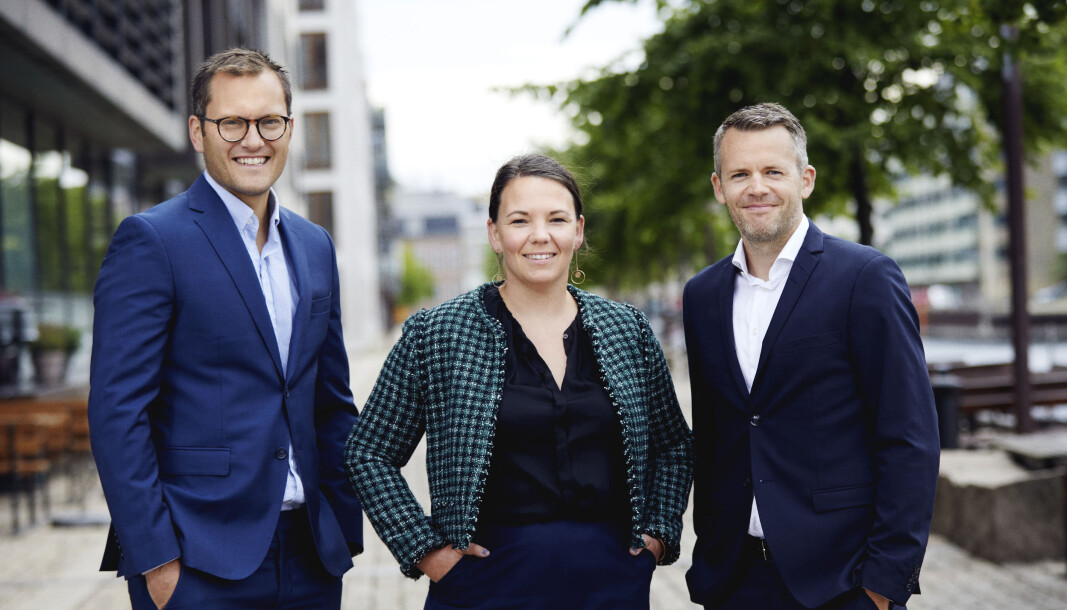 De nordiske lederne i Kameo, i Sverige: Fredrik Källgren, i Norge: Linn Hoel Ringvoll, og i Danmark: Jesper M. Johansen. De nordiske lederne i Kameo, i Sverige: Fredrik Källgren, i Norge: Linn Hoel Ringvoll, og i Danmark: Jesper M. Johansen.