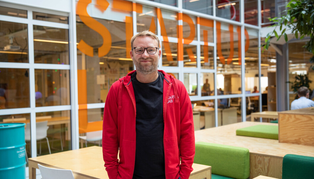 Med støtte fra Stiftelsen Teknologiformidling har Kristian Hesthaug i StartupLab bygget et suksessfullt gründermiljø – og bidratt til at flere velger norske elektronikkfabrikker framfor asiatiske. Med støtte fra Stiftelsen Teknologiformidling har Kristian Hesthaug i StartupLab bygget et suksessfullt gründermiljø – og bidratt til at flere velger norske elektronikkfabrikker framfor asiatiske.