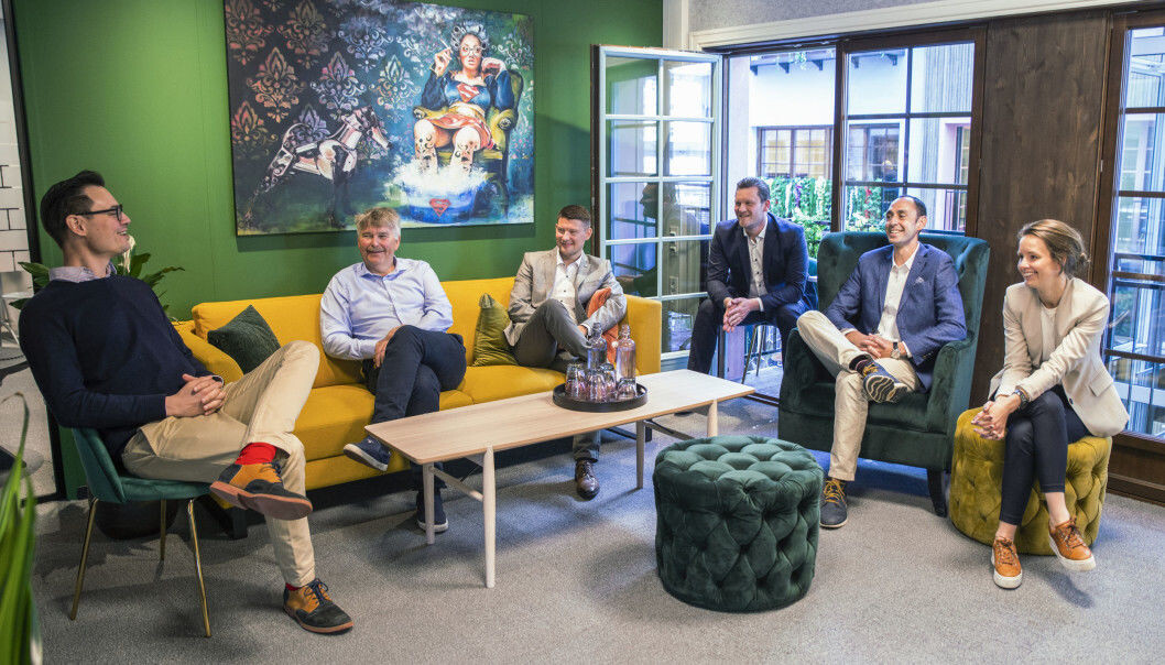 Proventure med prteføljeselskapet InfoTiles. Pedja Bihor, Sven Christian Ulvatne, Magne Eide, Borgar Ljosland, Johnny Alexander Gunneng og Ane Christophersen Proventure med prteføljeselskapet InfoTiles. Pedja Bihor, Sven Christian Ulvatne, Magne Eide, Borgar Ljosland, Johnny Alexander Gunneng og Ane Christophersen