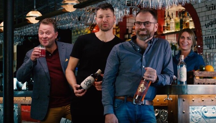 Kjerneteamet: (f.h.) Master blender Ivan Abrahamsen, product composer Rune Laugen og styremedlem Arne Hjeltnes deler en felles lidenskap for å skape de virkelig gode smaksopplevelsene. Kjerneteamet: (f.h.) Master blender Ivan Abrahamsen, product composer Rune Laugen og styremedlem Arne Hjeltnes deler en felles lidenskap for å skape de virkelig gode smaksopplevelsene.