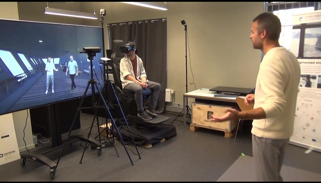Holocap i bruk. Peder Børresen står foran Kinect-sensoren og kameraet. Holocap i bruk. Peder Børresen står foran Kinect-sensoren og kameraet.