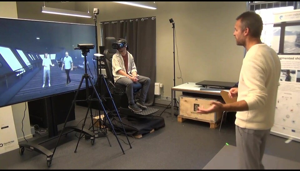 Holocap i bruk. Peder Børresen står foran Kinect-sensoren og kameraet.