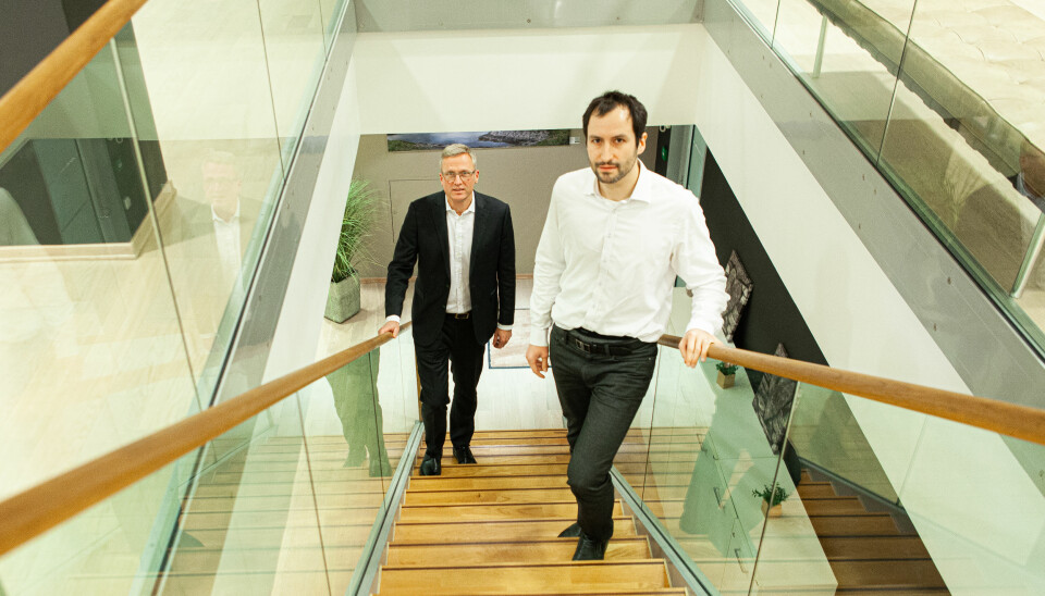 Thomas Nygaard daglig leder i NorQuant og analysesjef Alberto Guillén Jiménez gjør seg klare for å trykke på startknappen til fondvirksomheten.