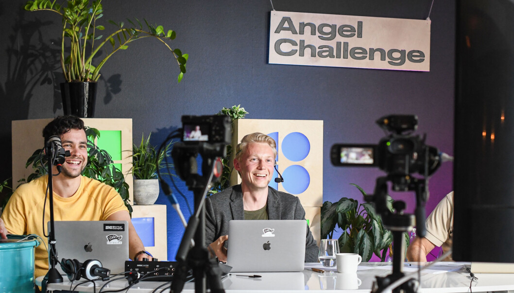 Even Ifar Fossland og Eirik Lilland Nerdal på scenen våren 2020, da Angel Challenge ble live-streamet. Even Ifar Fossland og Eirik Lilland Nerdal på scenen våren 2020, da Angel Challenge ble live-streamet.