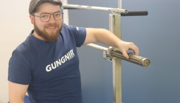 Daglig leder Markus Leohnard Hansen demostrarer hvordan den innebygde låsen viser. Produksjonen er i Sverige, men stengene settes sammen på Alna i Oslo. Daglig leder Markus Leohnard Hansen demostrarer hvordan den innebygde låsen viser. Produksjonen er i Sverige, men stengene settes sammen på Alna i Oslo.