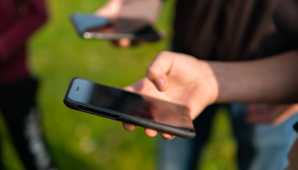 MOBILEN SOM LÆRINGSVERKTØY: Å ha egen mobil blir vanligere og vanligere, selv på de første skoletrinnene.