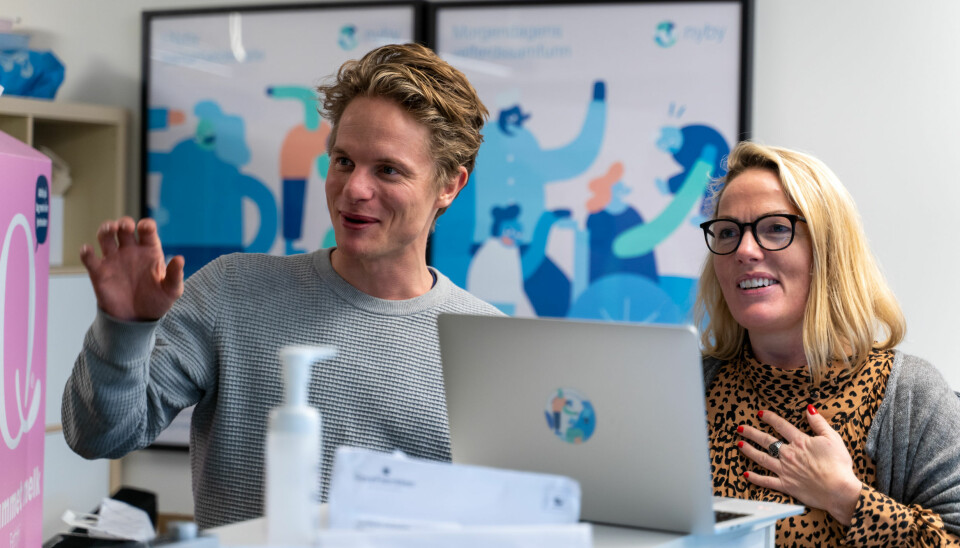 Medgründerne Fredrik Gulowsen og Kristina Tuhus i Nyby har opplevd sterk vekst gjennom koronatiden.
