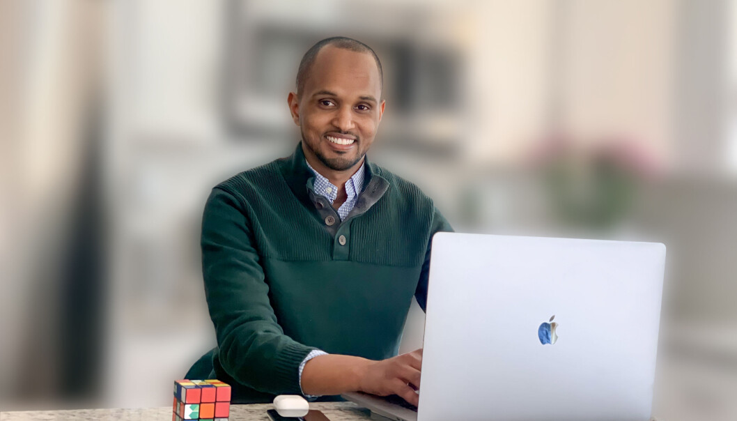 Abdi Guleed ar også vært toppidrettsutøver og norgesmester i friidrett. Abdi Guleed ar også vært toppidrettsutøver og norgesmester i friidrett.