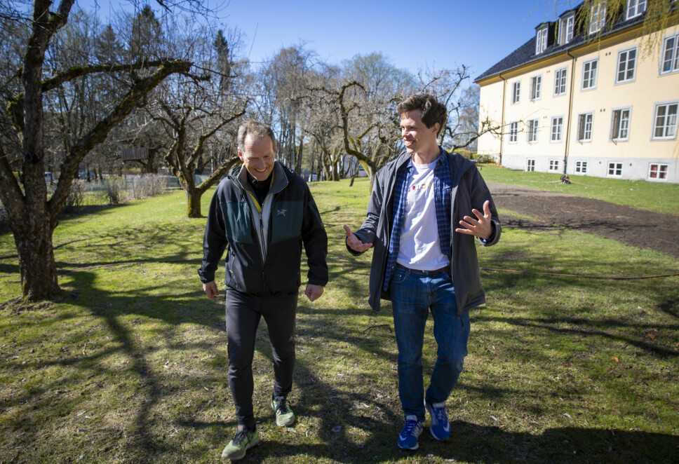 Businessråd og personlige råd. Ludensos Eirik Wahlstrøm (t.v.) opplever at han kan si det meste til Rolf Assev, på 'walk and talk'-møtene de har hatt fra StartupLab.