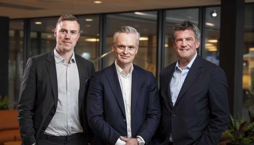 Grunnleger og konsernsjef i Kameo, Sebastian M. Harung (t.v.), sammen med sine hovedeiere Jonas Ström, administrerende direktør i ABG Sundal Collier, og Ilija Batljan. Grunnleger og konsernsjef i Kameo, Sebastian M. Harung (t.v.), sammen med sine hovedeiere Jonas Ström, administrerende direktør i ABG Sundal Collier, og Ilija Batljan.