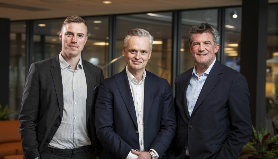Grunnleger og konsernsjef i Kameo, Sebastian M. Harung (t.v.), sammen med sine hovedeiere Jonas Ström, administrerende direktør i ABG Sundal Collier, og Ilija Batljan.