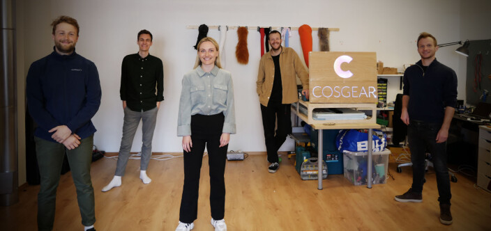 Teamet i Cosgear: Hans Hagenes Bøe (fra venstre), Vetle Slagsvold Øien, Vilde Bergan, Ole Kristian Hartvedt Knudsen og Joar Andreas Gjersund. Teamet i Cosgear: Hans Hagenes Bøe (fra venstre), Vetle Slagsvold Øien, Vilde Bergan, Ole Kristian Hartvedt Knudsen og Joar Andreas Gjersund.