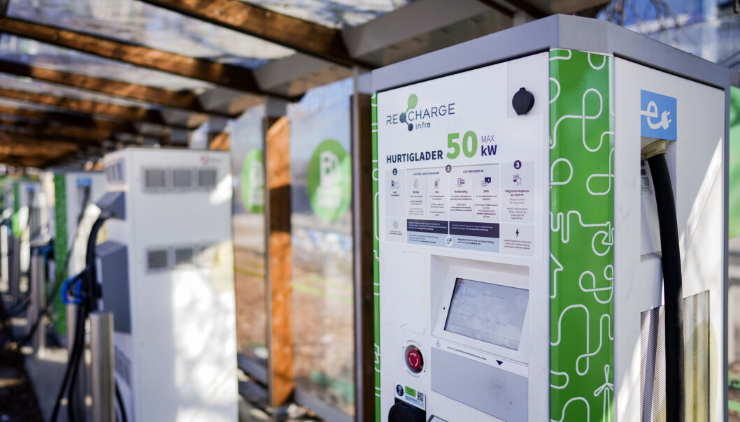 Posten investerer i teknologi som kan gjøre klassiske ladestasjon for el-bil, her fra Fortum Recharge på Skøyen, overflødig. Posten investerer i teknologi som kan gjøre klassiske ladestasjon for el-bil, her fra Fortum Recharge på Skøyen, overflødig.