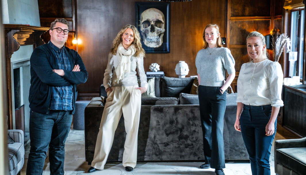Fra venstre: Eirik Vigeland, kommunikasjonssjef i Boligmappa, Christine Fredriksen, Arkivet.co, Kaja Moen, interiørarkitekt og Martina Asplund, Arkivet,co. Foto Jacob Kronen. Fra venstre: Eirik Vigeland, kommunikasjonssjef i Boligmappa, Christine Fredriksen, Arkivet.co, Kaja Moen, interiørarkitekt og Martina Asplund, Arkivet,co. Foto Jacob Kronen.