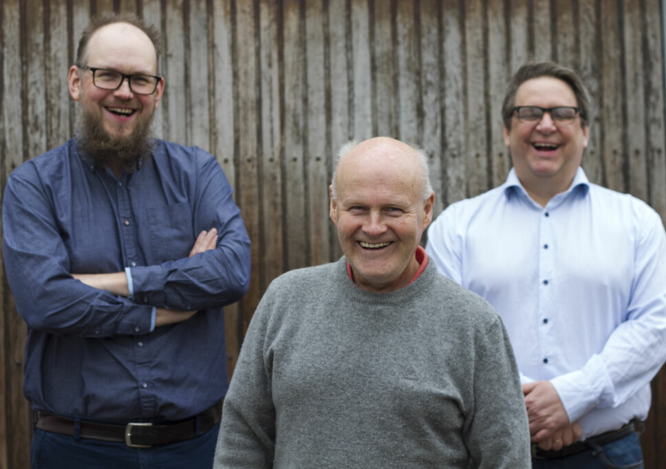 Gründerne Harald Nes Rislå (t.v.) og Geir Robstad (t.h.) i Heaten, sammen med engleinvestor Kjell Lunde (i midten).